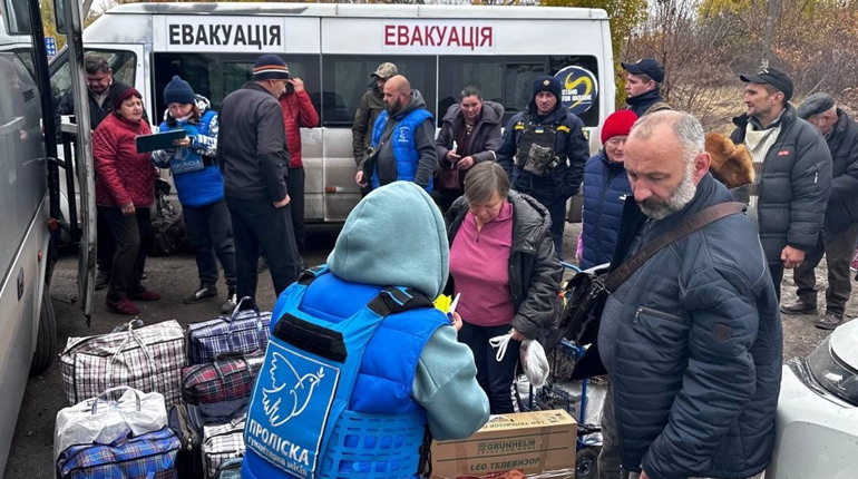 Гуманітарна місія "Проліска" допомагає евакуюватися мешканцям Куп’янщини