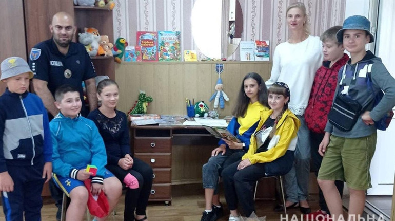У Верхнячці поліцейський офіцер громади облаштував кімнату для роботи з дітьми