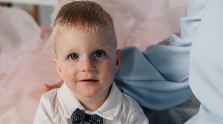 Микита Кошмак бореться з рідкісною хворобою: як допомогти однорічному хлопчику