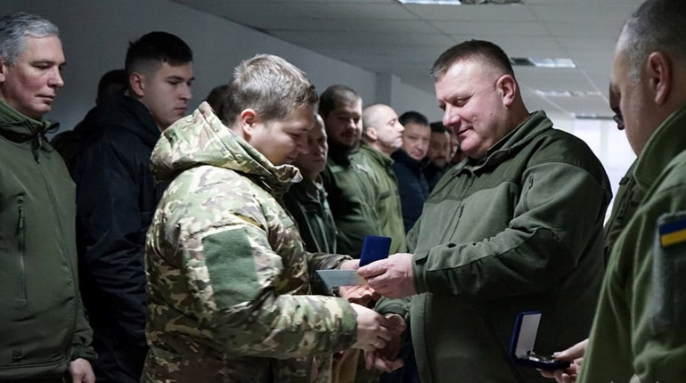 З нагоди Дня Збройних Сил України. Бійців тероборони Луганщини відзначено державними нагородами
