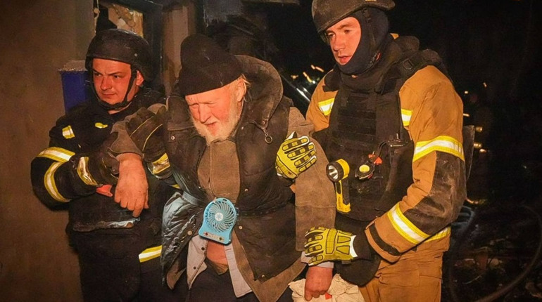 Російська атака на Одесу: влучання у житлові будинки, є загиблі та поранені