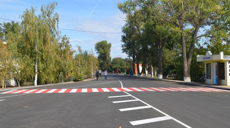 У Біляївці почали оновлювати дорожню розмітку: водіїв просять бути уважними