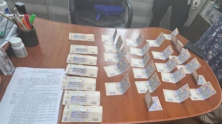 На Сумщині лікарка-нарколог вимагала хабарі з військових за "липові" медпротоколи