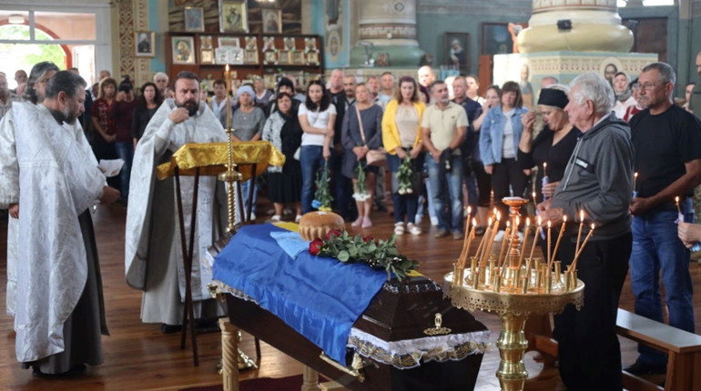 Громада Сміли прощалася із захисником Шкуратом Сергієм