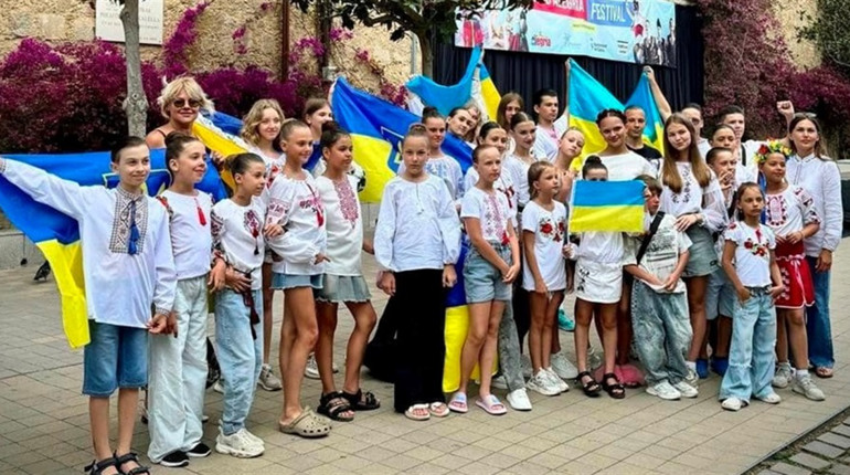 Найкращі в Україні та світі: як в народному ансамблі бального танцю «Натхнення» виховують чемпіонів