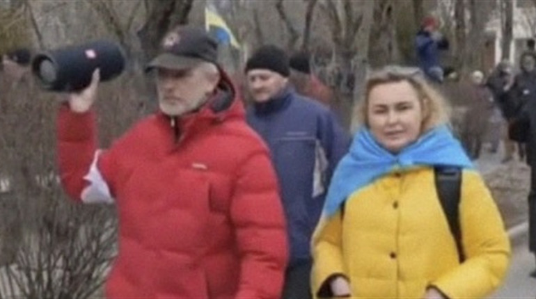 «Він мріє написати книжку. А я — обійняти його». Історія журналіста з Нової Казховки Сергія Цигіпи