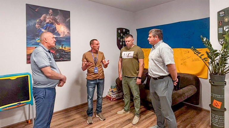 Гранти й підтримка захисників: Ветеранський простір у Кагарлику відвідали гості з області