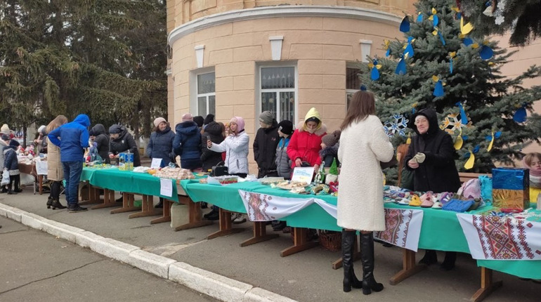 У Первомайську на Різдво: благодійний ярмарок на користь ЗСУ та розважальна програма для малечі