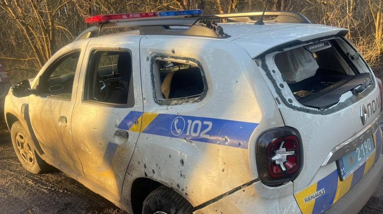 Російський дрон атакував поліцейський автомобіль: правохоронці зазнали поранень