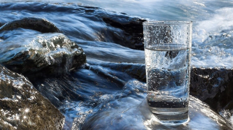 У Городку призупинено водопостачання. Де можна набрати води?