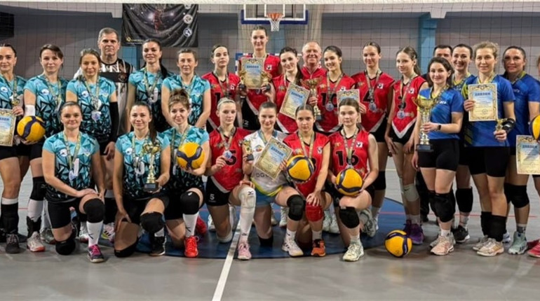 Волейбольний драйв у Південноукраїнську: хто став кращим на турнірі до Дня української жінки