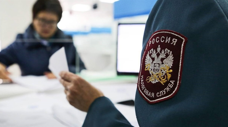 Повідомили про підозру жительці Херсонщини, яка очолювала управління в окупаційній податковій
