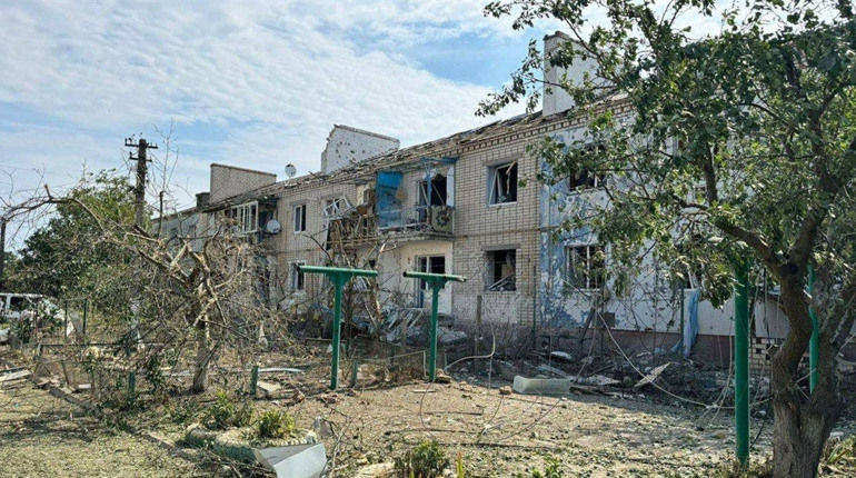 На Херсонщині через ворожі обстріли пошкоджені житлові будинки, є загиблі та поранені