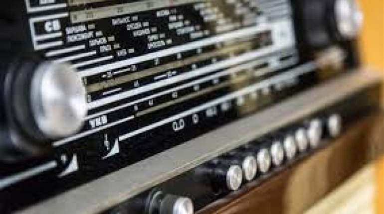 Суспільне радіо почало мовити у Мені