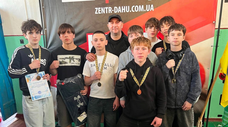 Дев'ять медалей, більшість найвищого гатунку. Вдалий виїзд боксерів-«берсерків» до Кривого Озера