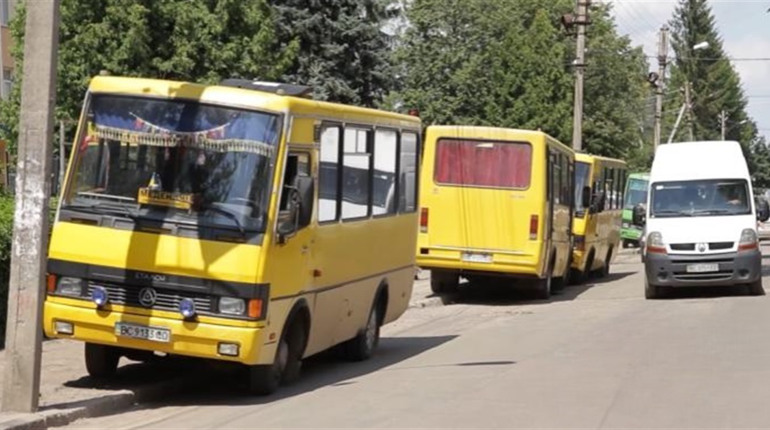 Жителі Меденицької громади отримали право безкоштовного проїзду у приміських маршрутках: хто саме