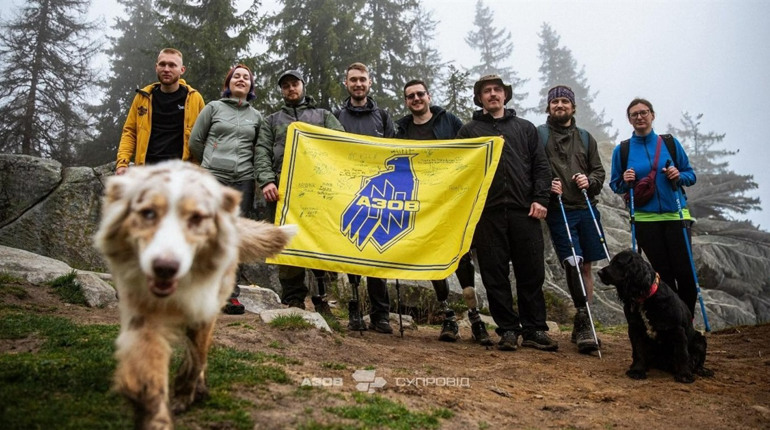 Плече підтримки для героїв: як АЗОВ.Супровід повертає захисників до життя