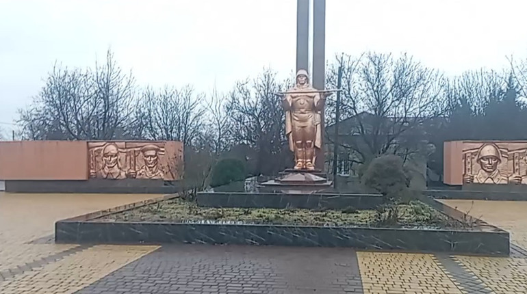 Меморіал загиблим у Другій світовій війні – візитівка Любашівки