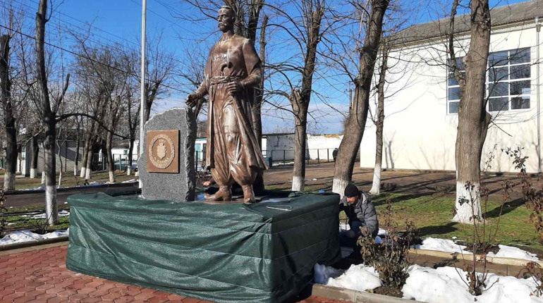 Пам'ятник козаку у парку у  Біляївці будуть реконструювати: що сталося 
