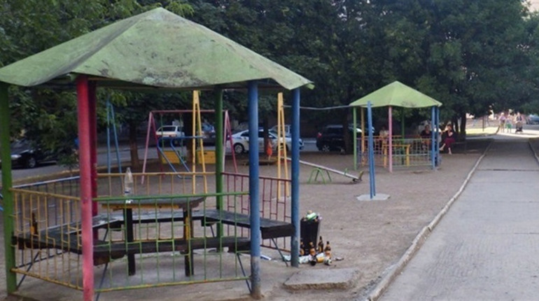 П’ять років за удар ножем: у Південноукраїнську оголосили вирок за напад на дитячому майданчику