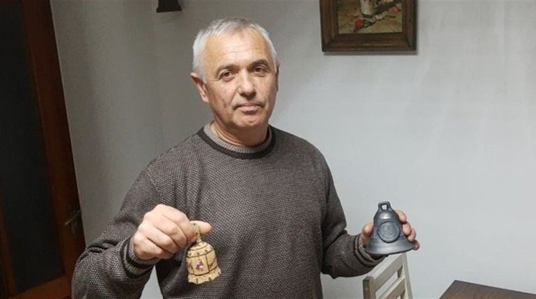 Чоловік з Чортківщини збирає дзвоники із різних країн