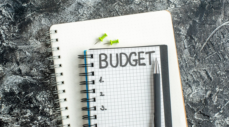 Зарплати очільників Первомайщини у 2025-му: скільки та з яких складових формуються