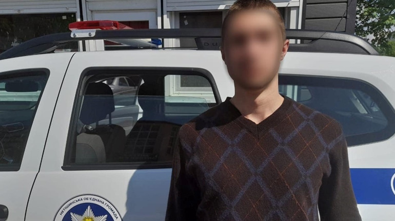 Заїжджий молодик у нетішинському магазині поцупив елітний алкоголь