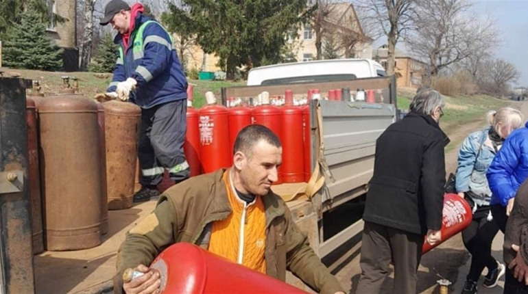 Допомога в умовах війни: жителі Великобурлуччини отримали скраплений газ