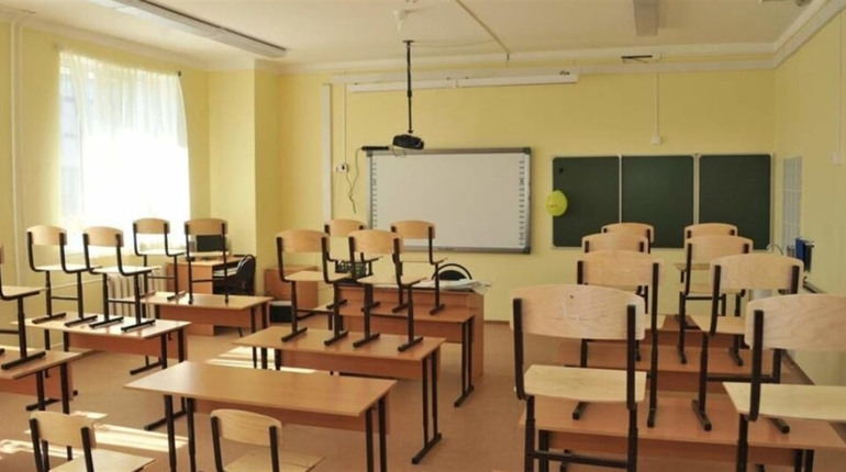 Славутська територіальна громада переводить школи на дистанційне навчання