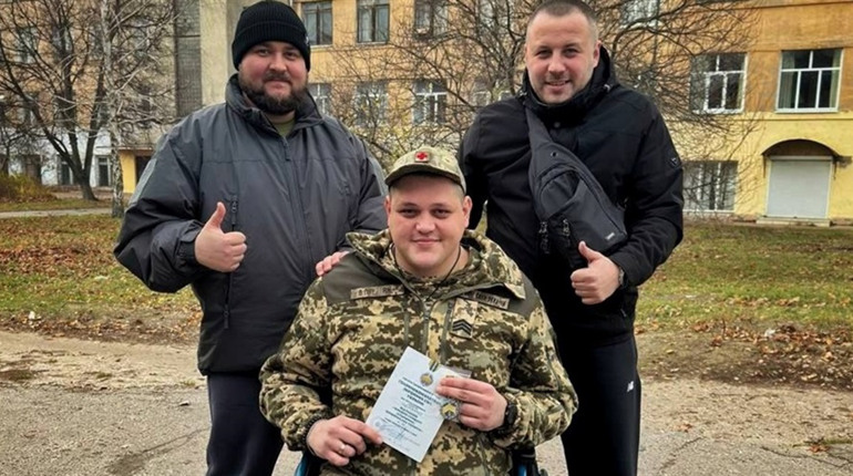 Бойовий медик із Шостки отримав відзнаку "Кращий сержант ЗСУ"