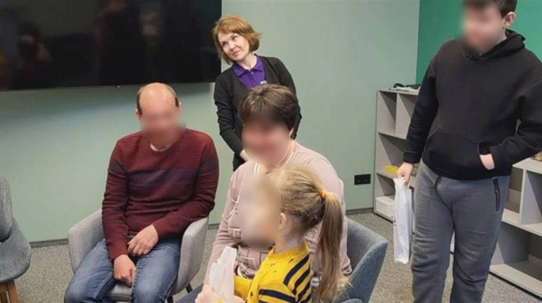 "Росіяни стріляли біля голови": з Голої Пристані вивезли родину з дітьми