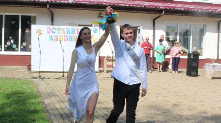 У Менській громаді 20 випускників закінчили школу з медалями