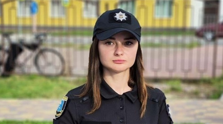 «Бути на видноті». Інспекторка з комунікації Інна Роскошна стала обличчям поліції Шосткинщини