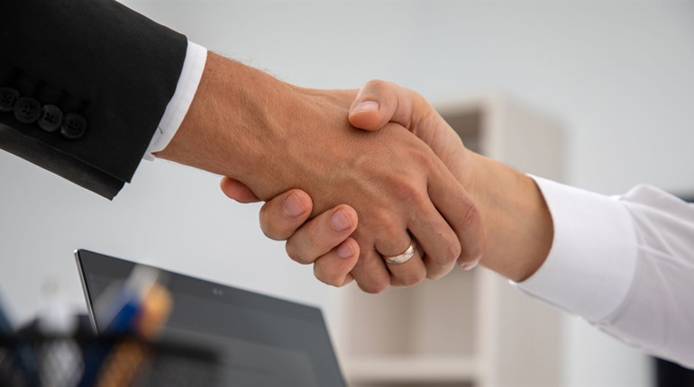 Центр допомоги херсонцям “Вільні разом” у Миколаєві інформує про безкоштовну юридичну допомогу