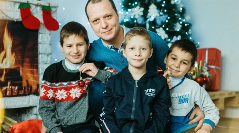 Історія учасника АТО з Біляївки: чоловік сам виховує трьох синів. За них йому довелося поборотися