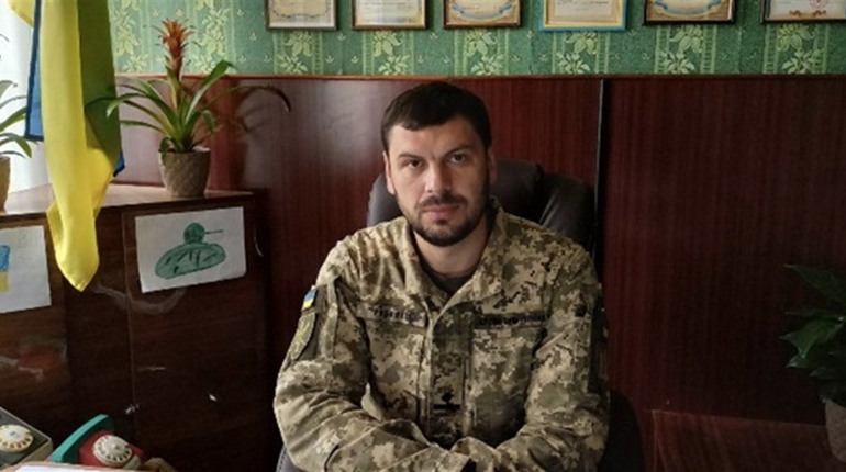 Начальник першого відділу Сумського РТЦК та СП Андрій Рибалко вітає з Днем Збройних Сил України