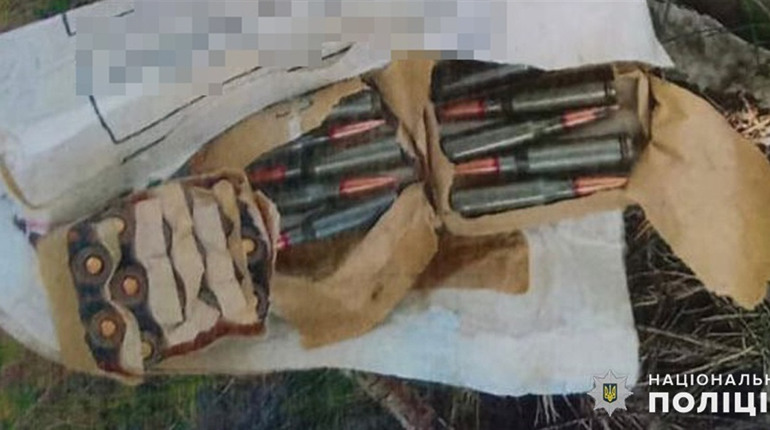 "Розсекречений сховок" зі зброєю: поліцейські завершили досудове розслідування