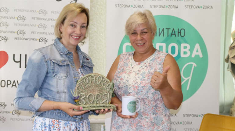Оберіг із сіна для «Степової зорі»: до 95-річчя газети отримуємо та даруємо подарунки (ВІДЕО)