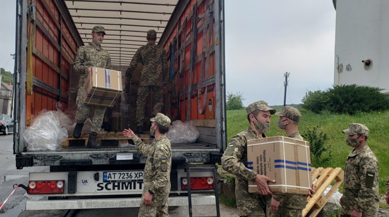 До Чорткова надійшов вантаж гуманітарної допомоги аж зі Швейцарії (+фото)