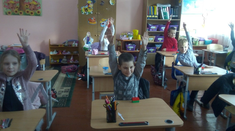 Учні Красносільського ліцею запалили вогник добра - святкували День доброти