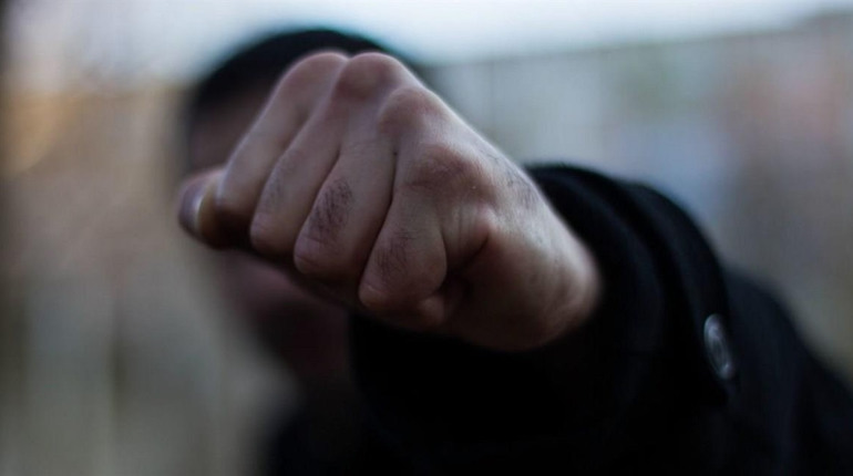 У селі Біле поблизу озера сталася масова бійка: троє людей постраждали