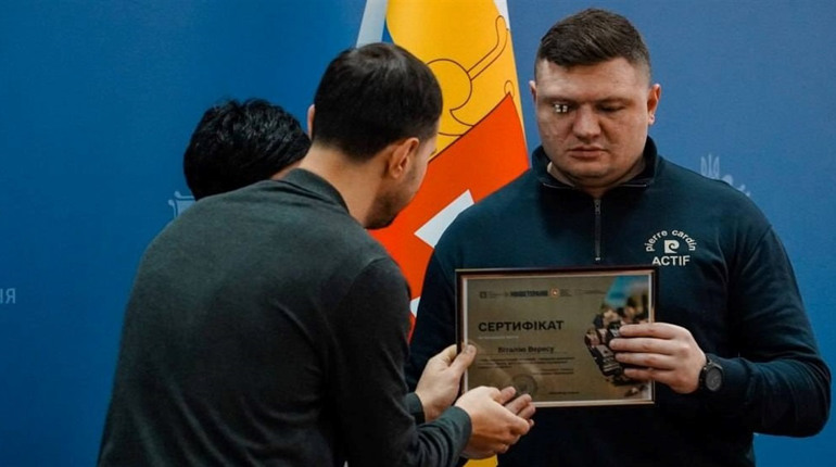 Ветеран із Дубровиці Віталій Верес отримав сертифікат на житло від держави