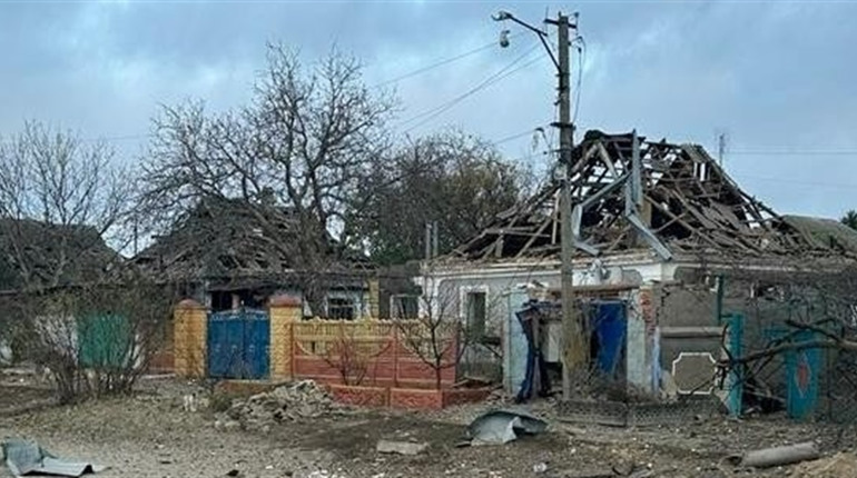 Ворожі обстріли Херсонщини: армія рф атакує житлові будинки та цивільну інфраструктуру