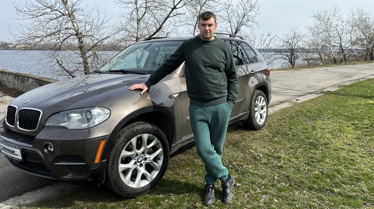 Від шахти до власної автомайстерні: історія переселенця з Торецька Олександра Семенова