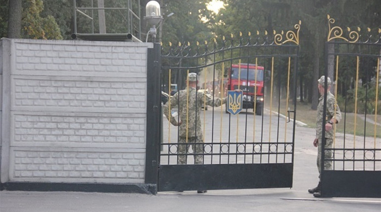 Нерозмінованими залишається 4%  технічної території арсеналу у Калинівці - командир вч