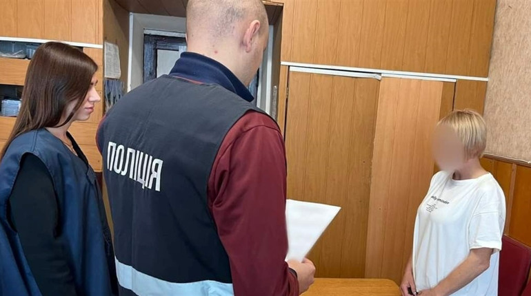 У Первомайську затримали псевдоволонтерку, яку підозрюють у привласненні пів мільйона гривень