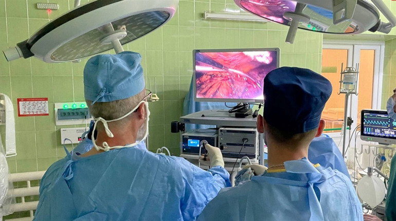 Нетішинські хірурги впроваджують інноваційні методики у лікуванні складних патологій