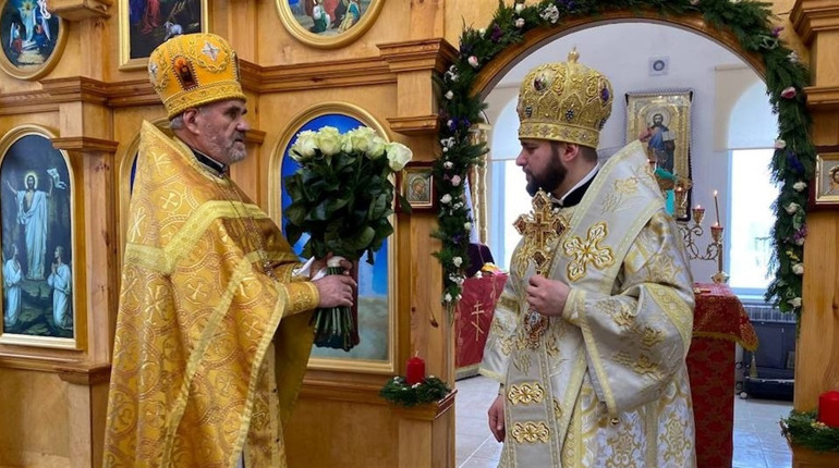У Велихові громада перейшла до ПЦУ – у храмі побував Владика Іларіон