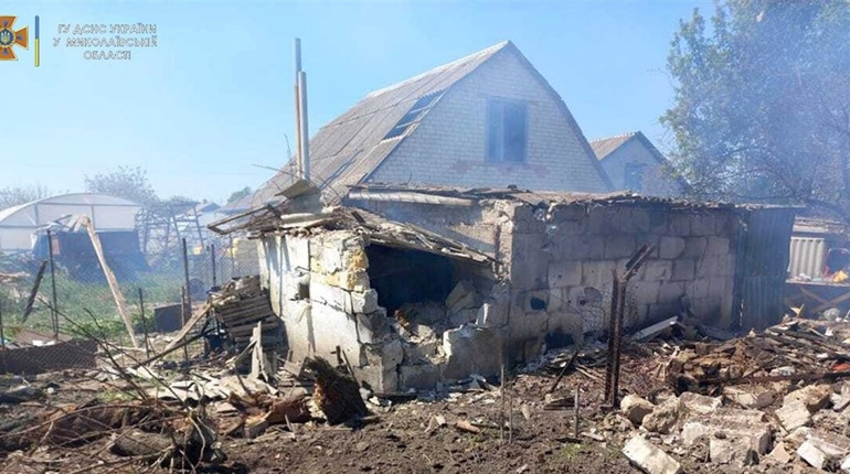 За вихідні на Миколаївщині рашисти пошкодили 99 цивільних об’єктів, з них 53 - житловий фонд
