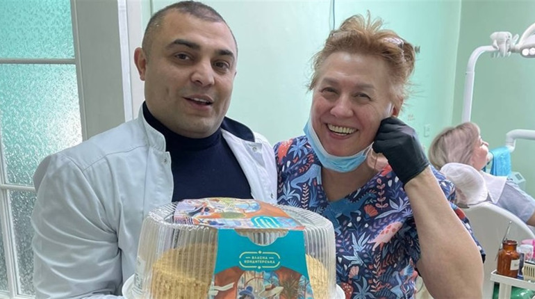Стоматологи в Южноукраїнську сьогодні працюють та святкують